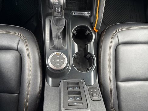 Used 2024 Ford Bronco Badlands image 24