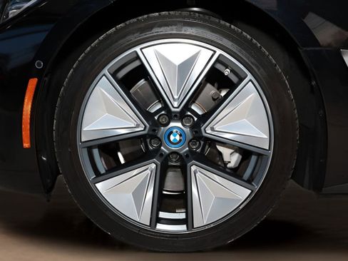 Used 2022 BMW i4 eDrive40 image 45