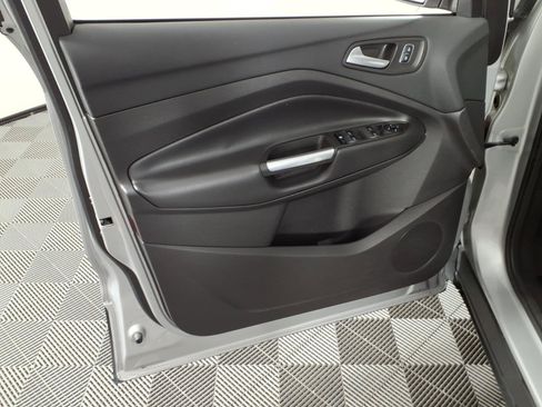 Used 2017 Ford Escape SE FWD image 18