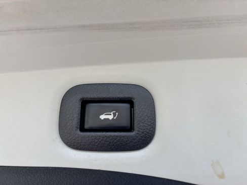 Used 2020 Nissan Rogue SL AWD/4WD image 34