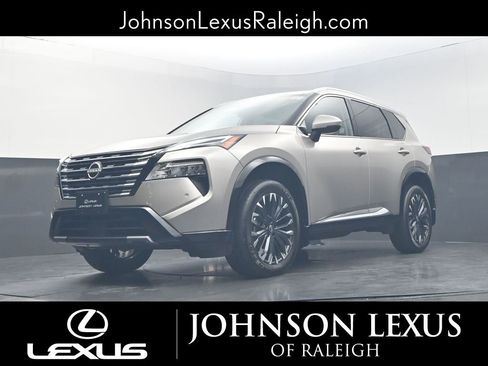 Used 2024 Nissan Rogue Platinum w/ Platinum Premium Package image 16