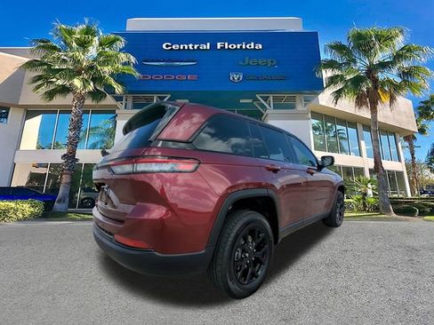 New 2025 Jeep Grand Cherokee 4WD image 5