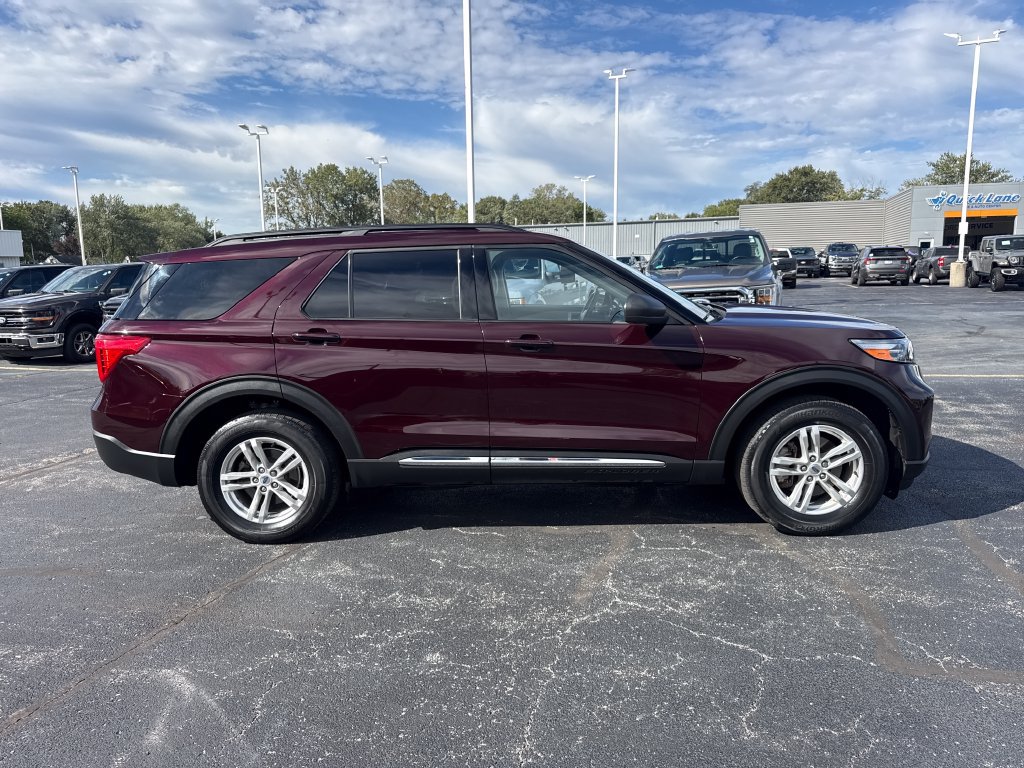 Used 2023 Ford Explorer XLT w/ Equipment Group 202A AWD/4WD image 6