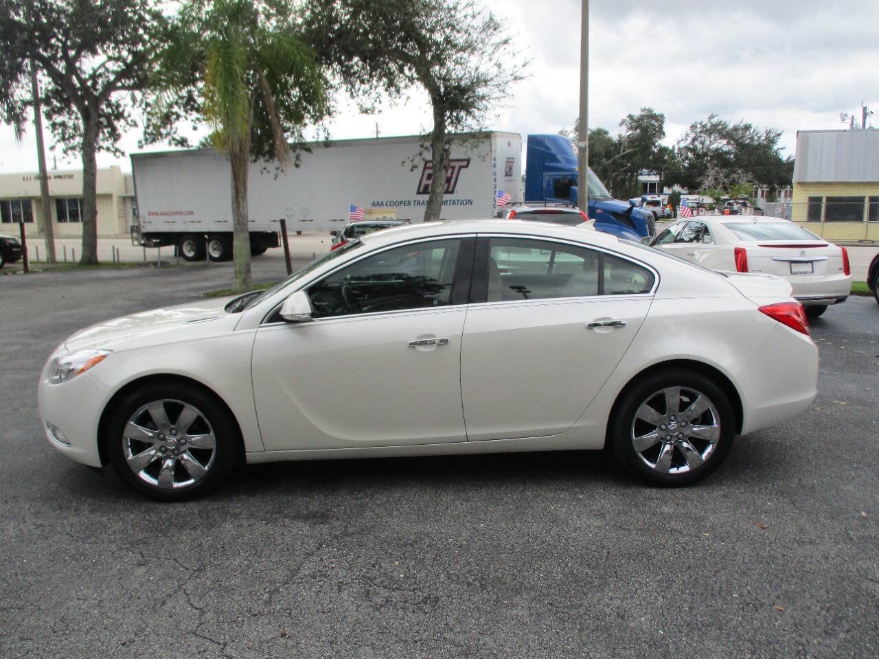 Used 2012 Buick Regal Premium FWD image 5