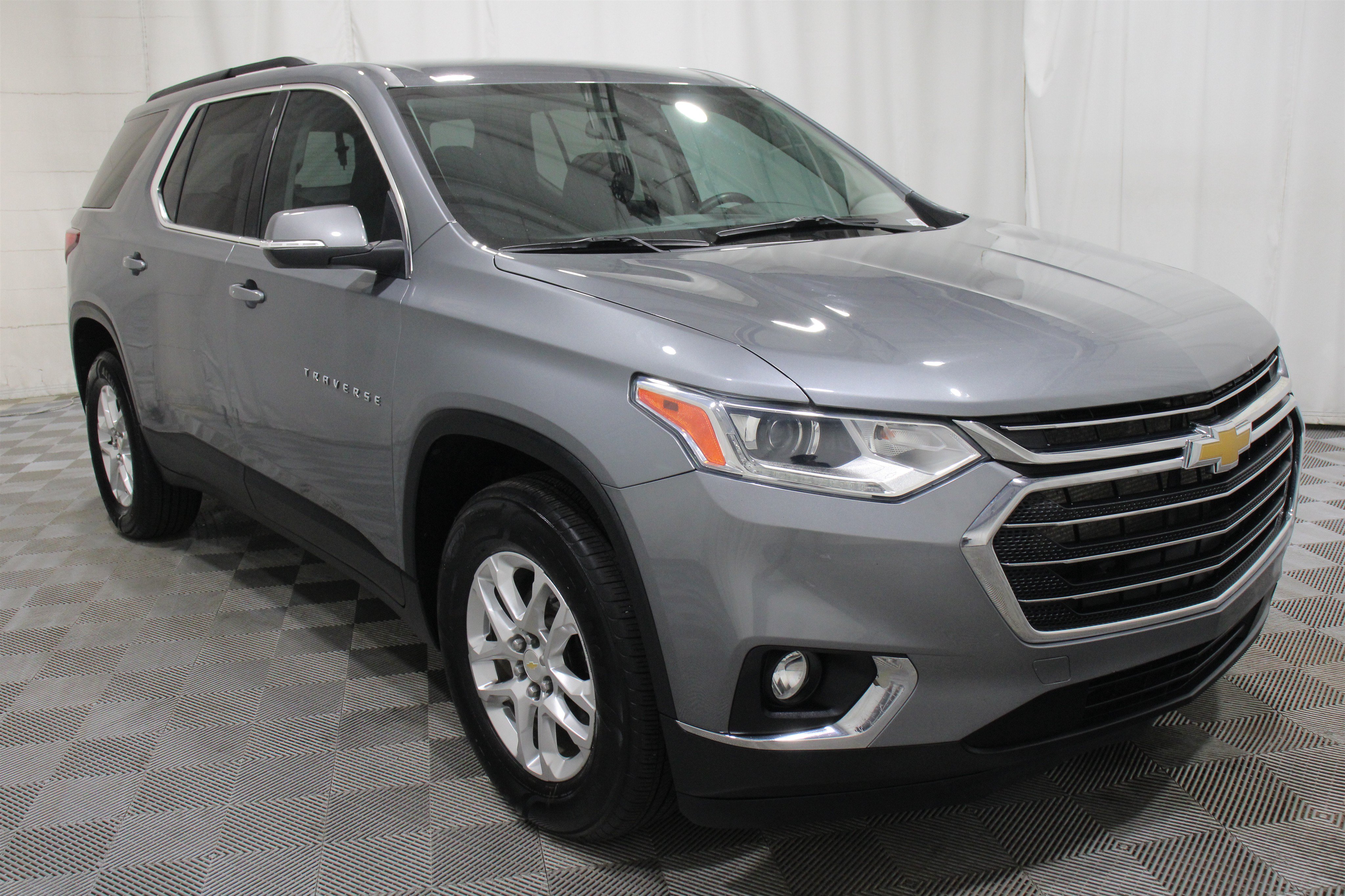 Used 2021 Chevrolet Traverse LT FWD image 33