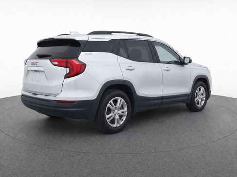 Used 2018 GMC Terrain SLE w/ Driver Convenience Package FWD image 3