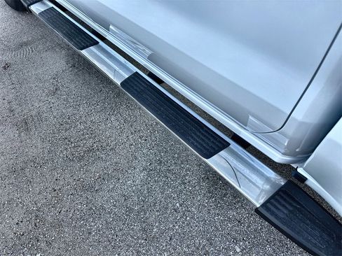 New 2026 GMC Sierra 1500 SLT image 13