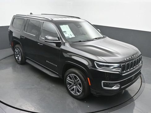 Used 2025 Jeep Wagoneer 4WD image 51