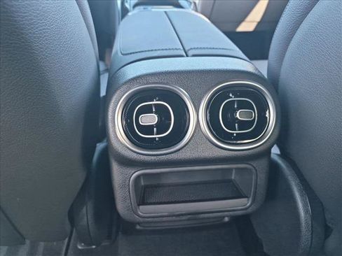 Used 2026 Mercedes-Benz GLC 300 image 16