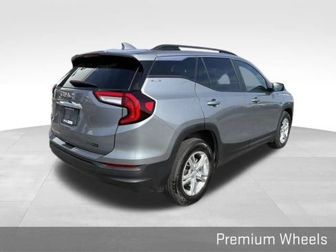 Used 2023 GMC Terrain SLE w/ Driver Convenience Package FWD image 12