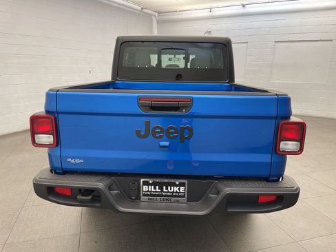 New 2026 Jeep Gladiator Sport image 4