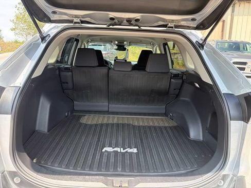 Used 2023 Toyota RAV4 LE AWD/4WD image 12