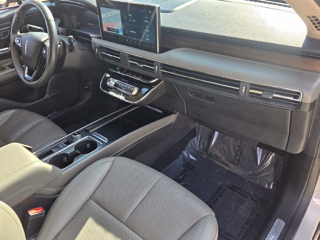Used 2024 Lincoln Corsair Grand Touring AWD/4WD image 12