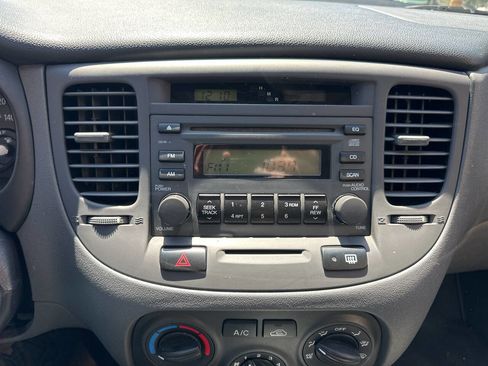 Used 2007 Kia Rio LX FWD image 18