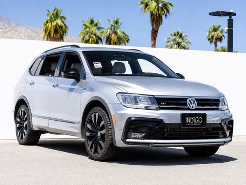 Used 2020 Volkswagen Tiguan SE R-Line w/ 3rd Row Seat Package AWD/4WD image 2