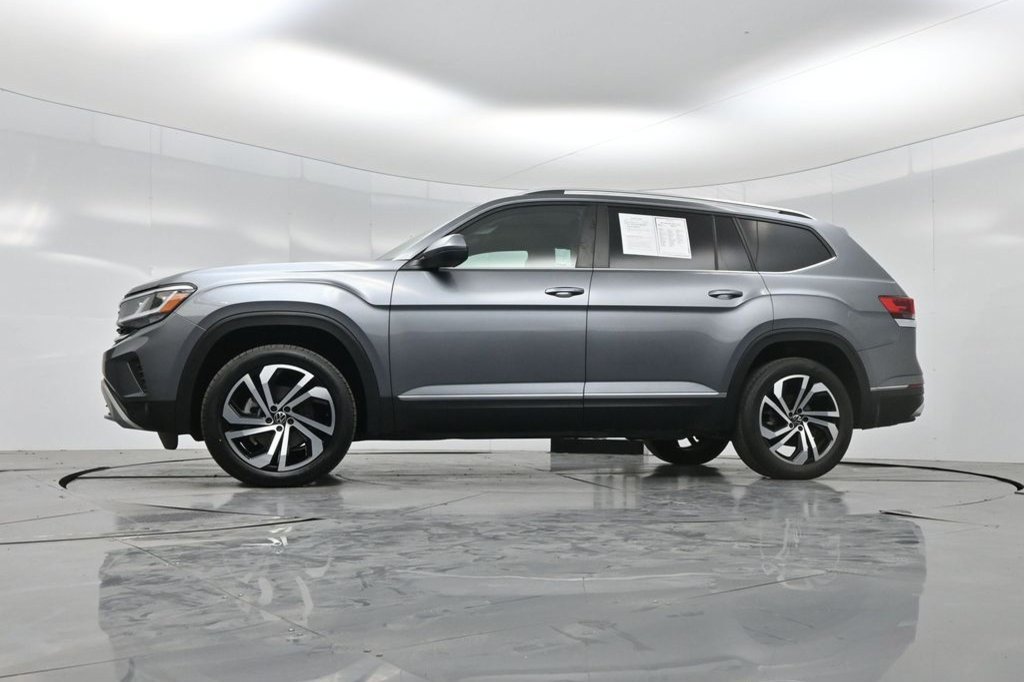 Used 2023 Volkswagen Atlas SEL AWD/4WD image 4
