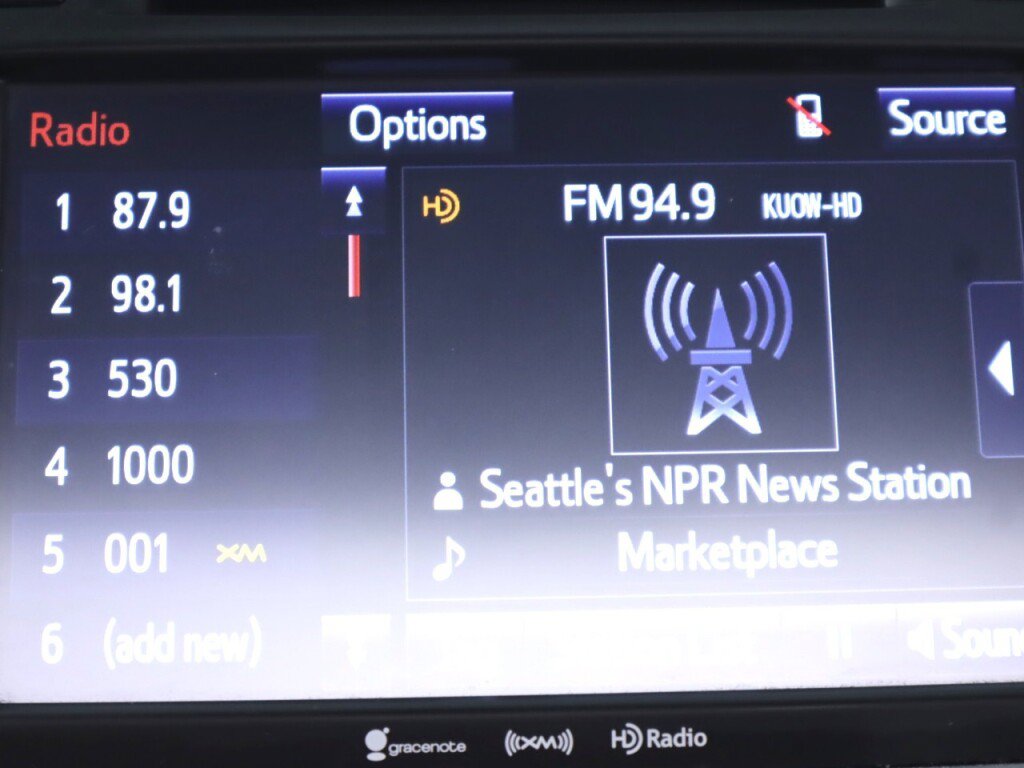 Used 2017 Toyota Highlander XLE AWD/4WD image 16