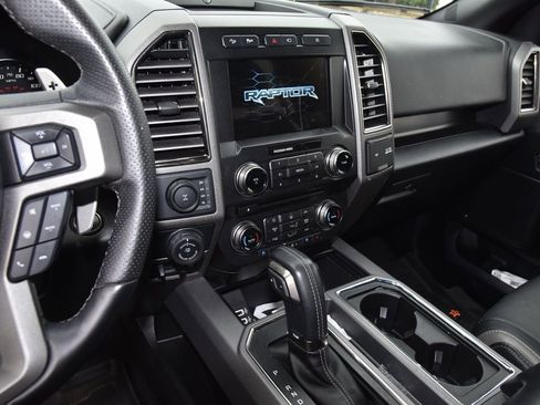 Used 2018 Ford F150 Raptor w/ Equipment Group 802A Luxury AWD/4WD image 9