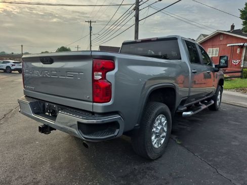 Used 2024 Chevrolet Silverado 2500 LT AWD/4WD image 7