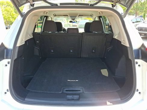 Certified 2026 Nissan Rogue SV FWD image 30