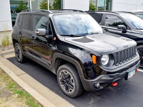 Used 2017 Jeep Renegade Trailhawk w/ Cold Weather Group II AWD/4WD image 14