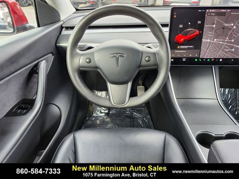 Used 2020 Tesla Model Y Long Range image 13