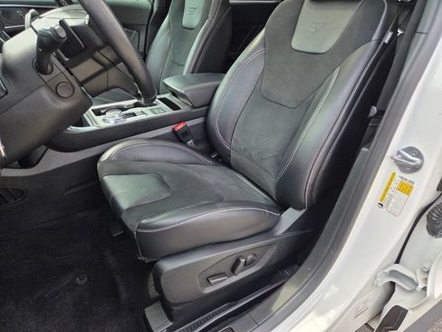 Used 2021 Ford Edge ST w/ Equipment Group 401A AWD/4WD image 6