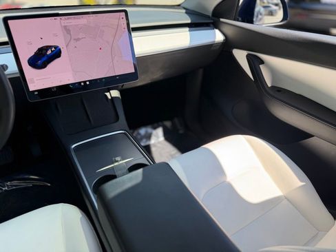 Used 2021 Tesla Model Y Long Range image 43