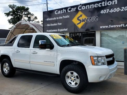 Used 2011 Chevrolet Avalanche LS RWD image 5