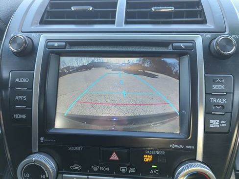 Used 2014 Toyota Camry SE image 25