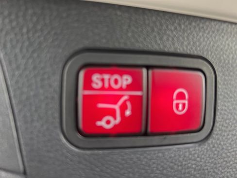 Used 2022 Mercedes-Benz GLC 300 4MATIC image 34