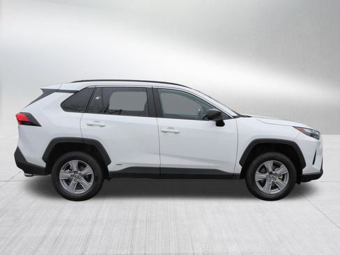 Certified 2025 Toyota RAV4 LE AWD/4WD image 9