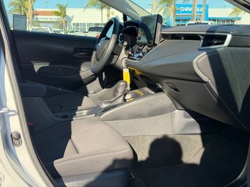 Used 2024 Toyota Corolla LE FWD image 19