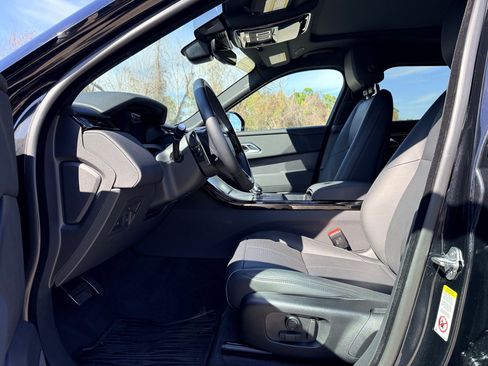 Used 2025 Land Rover Range Rover Velar Dynamic SE image 5