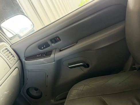Used 2005 GMC Yukon XL Denali AWD/4WD image 29