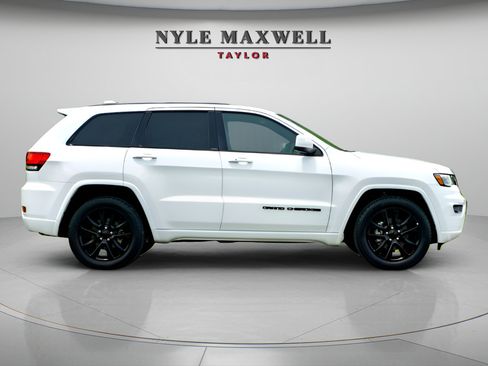 Used 2020 Jeep Grand Cherokee Altitude RWD image 6