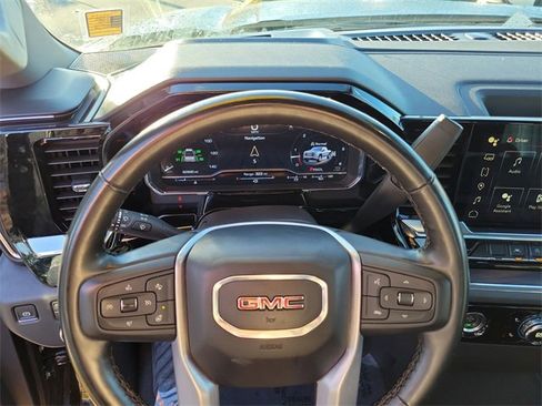 Used 2024 GMC Sierra 1500 SLT image 18