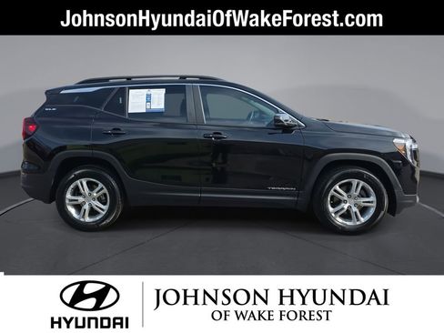 Used 2023 GMC Terrain SLE w/ Driver Convenience Package image 12