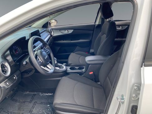 Used 2023 Kia Forte LXS image 9