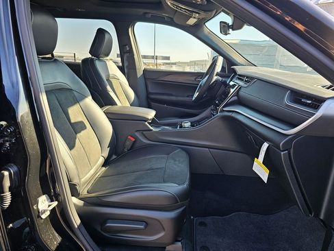 New 2025 Jeep Grand Cherokee L Altitude image 15