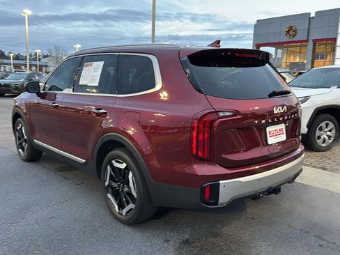 Used 2024 Kia Telluride S w/ S Sunroof Package image 3