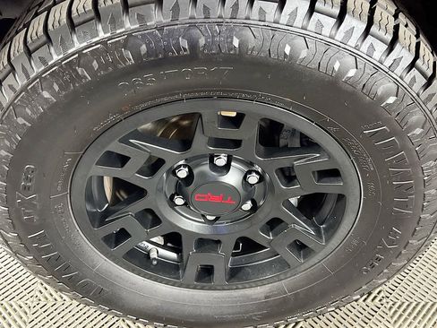 Used 2021 Toyota 4Runner SR5 Premium w/ Moonroof Package image 33