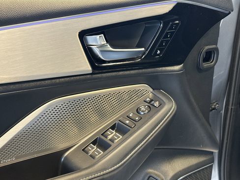 Used 2023 Acura MDX SH-AWD w/ Technology Package image 13