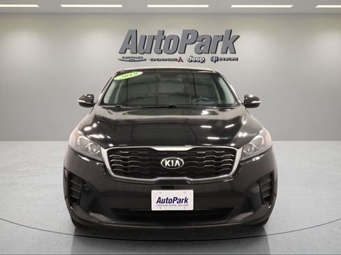 Used 2019 Kia Sorento AWD image 2