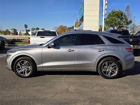 Used 2022 Genesis GV70 2.5T w/ Advanced Package image 7