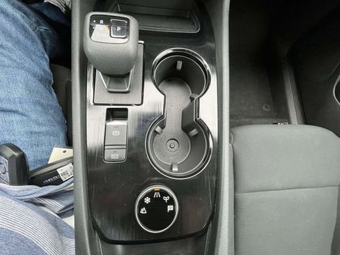 Used 2023 Nissan Rogue S image 19