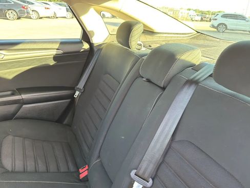 Used 2018 Ford Fusion SE w/ Fusion SE Technology Package FWD image 37