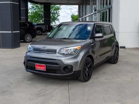 Used 2019 Kia Soul FWD image 3