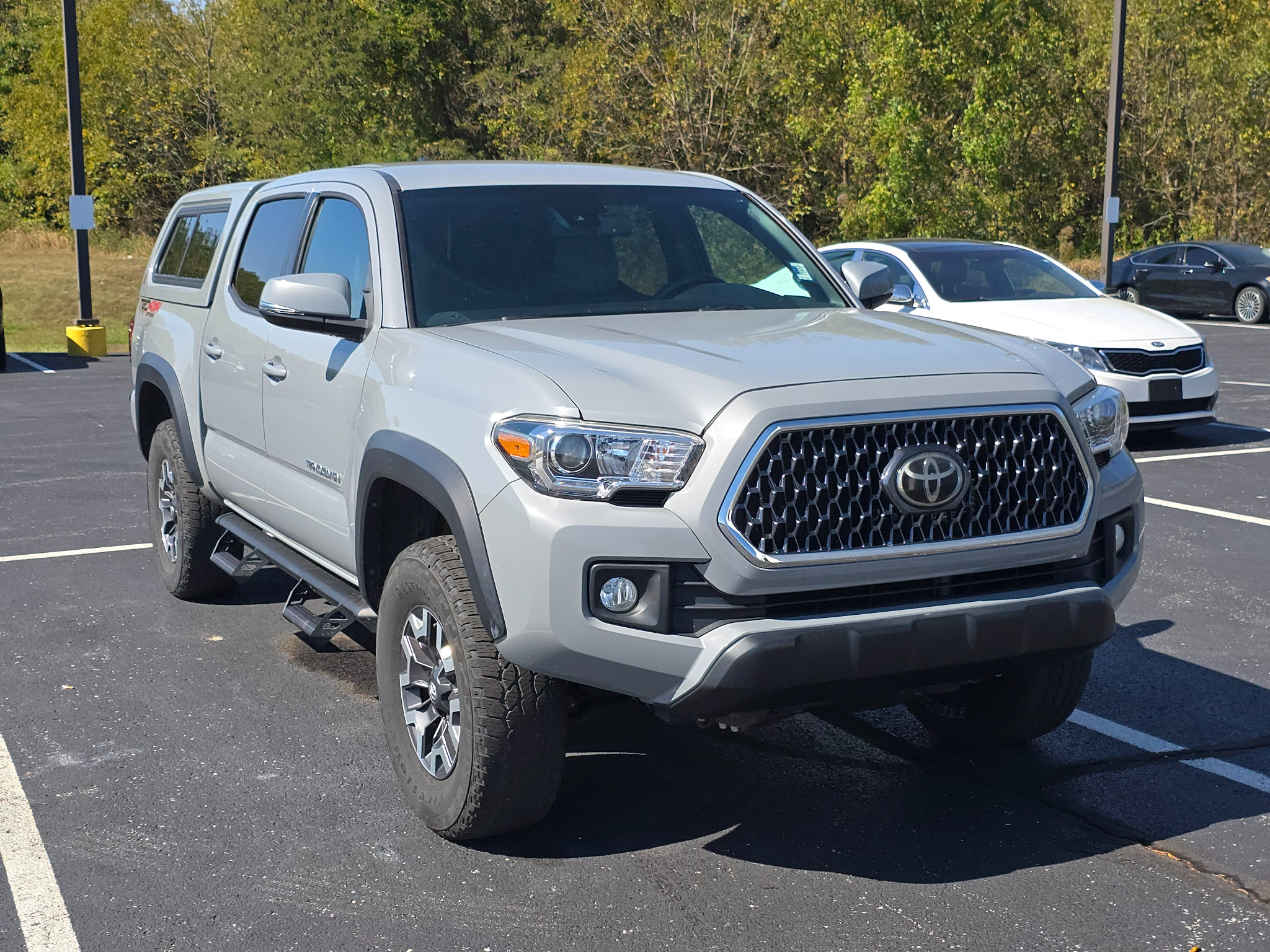 Used 2019 Toyota Tacoma TRD Off-Road AWD/4WD image 1