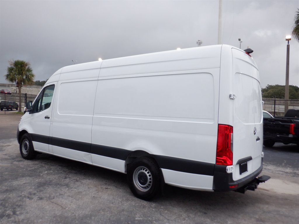 Used 2022 Mercedes-Benz Sprinter 2500 image 3